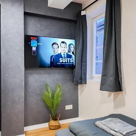 Daire Alfa 2z-apartment 4 Betten Smarttv Wlan Nahe Wasen Daimler L Bad & Kueche L 2br 4 Beds Kitchen Bathroom Stuttgart