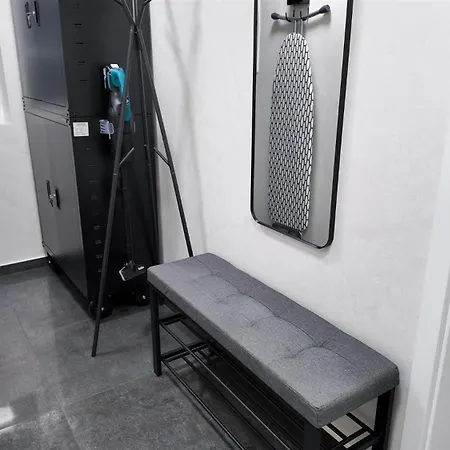 Alfa 2z-apartment 4 Betten Smarttv Wlan Nahe Wasen Daimler L Bad & Kueche L 2br 4 Beds Kitchen Bathroom 公寓