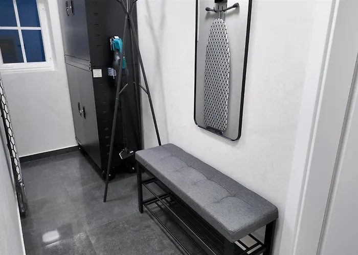 Alfa 2z-apartment 4 Betten Smarttv Wlan Nahe Wasen Daimler L Bad & Kueche L 2br 4 Beds Kitchen Bathroom Daire